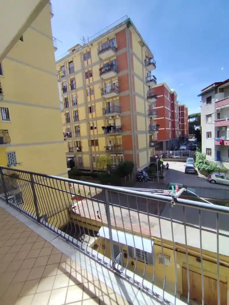 Appartamento in vendita a Napoli