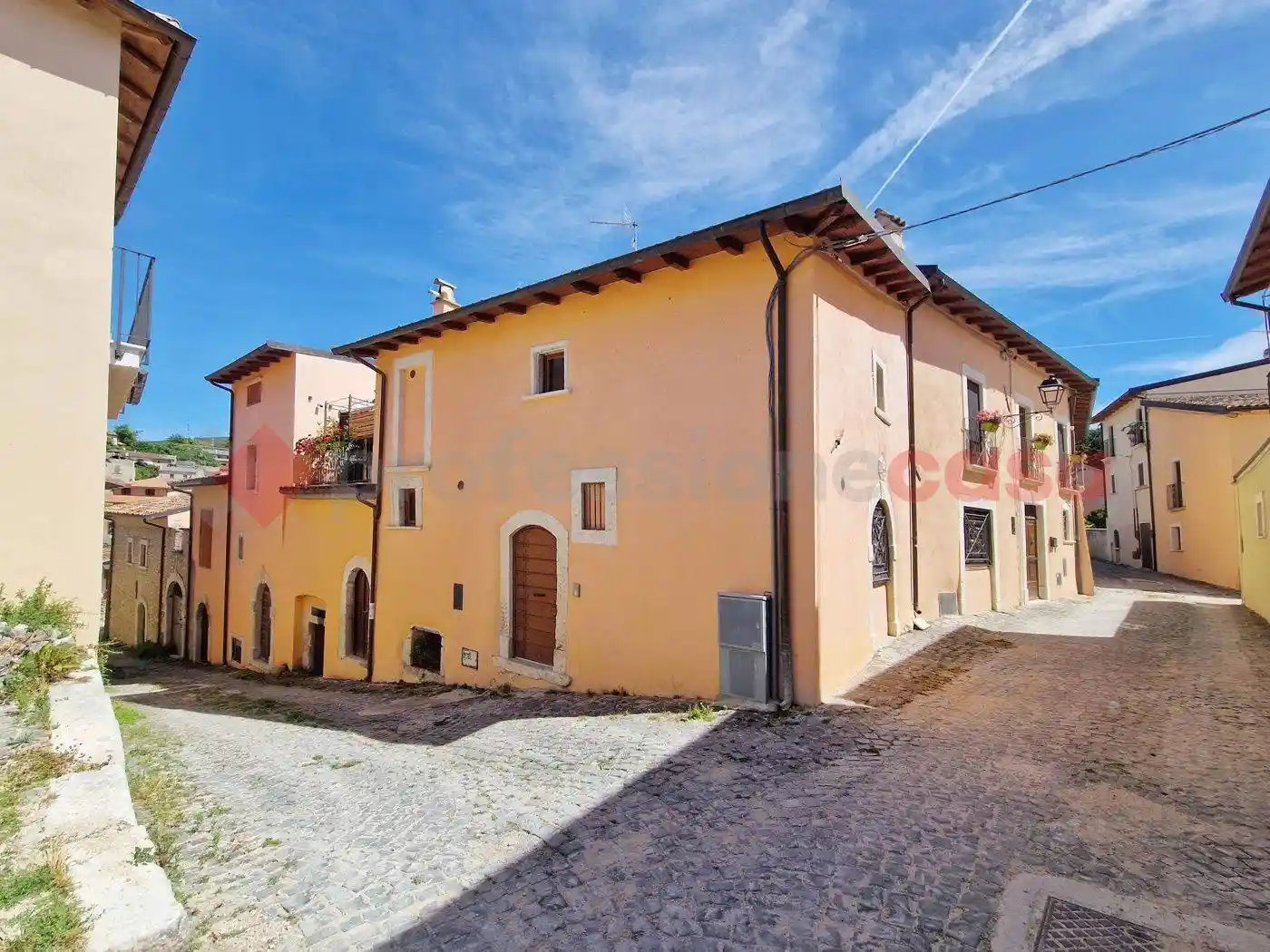Casa indipendente in vendita a Poggio Picenze