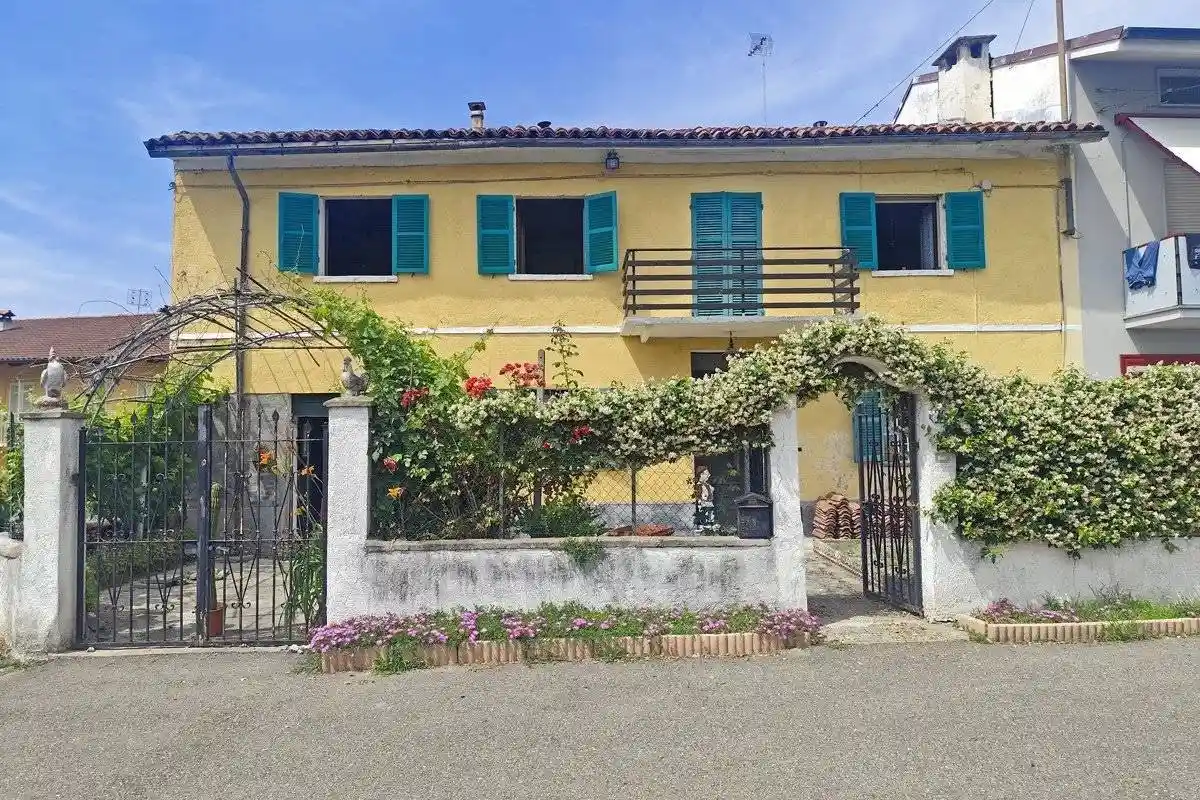 Casa indipendente in vendita a Santo Stefano Roero