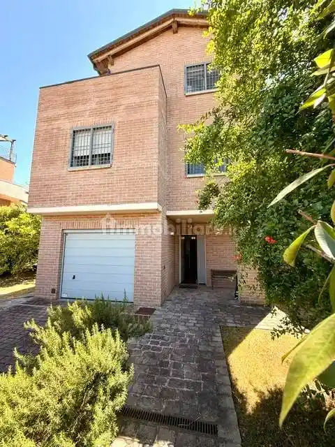 Villa in vendita a Granarolo dell'Emilia