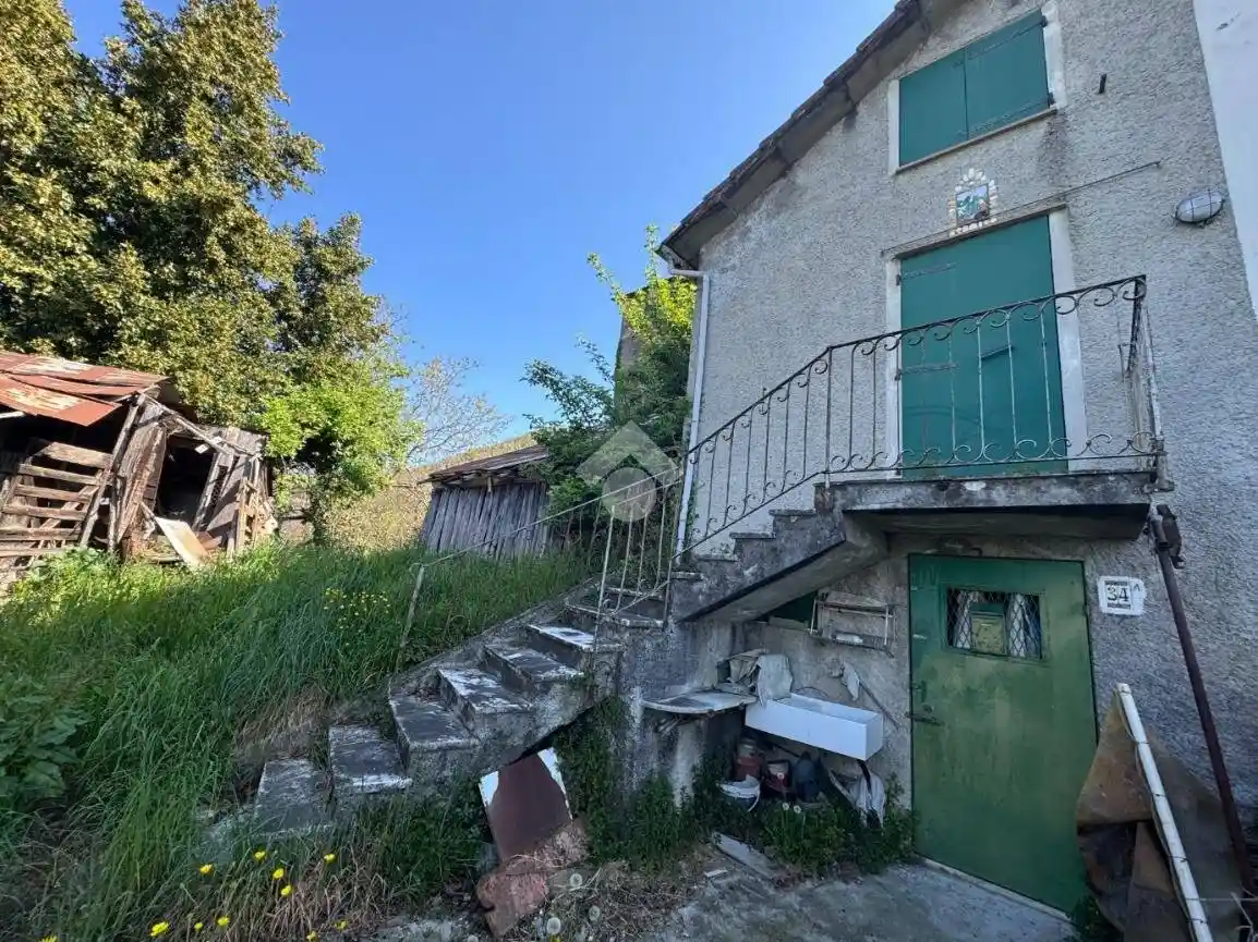 Villa in vendita a Serra Riccò
