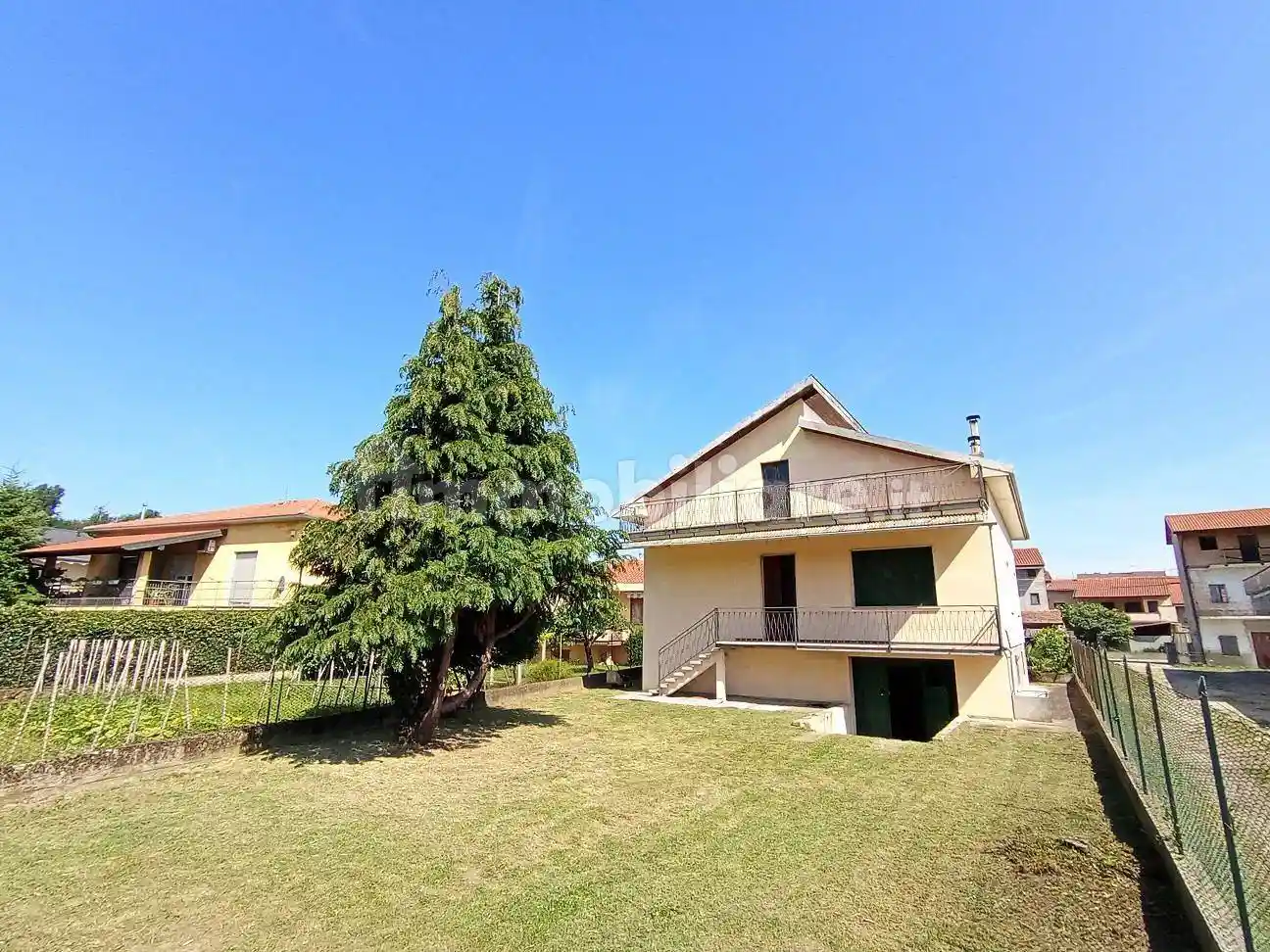 Villa in vendita a Bellinzago Novarese