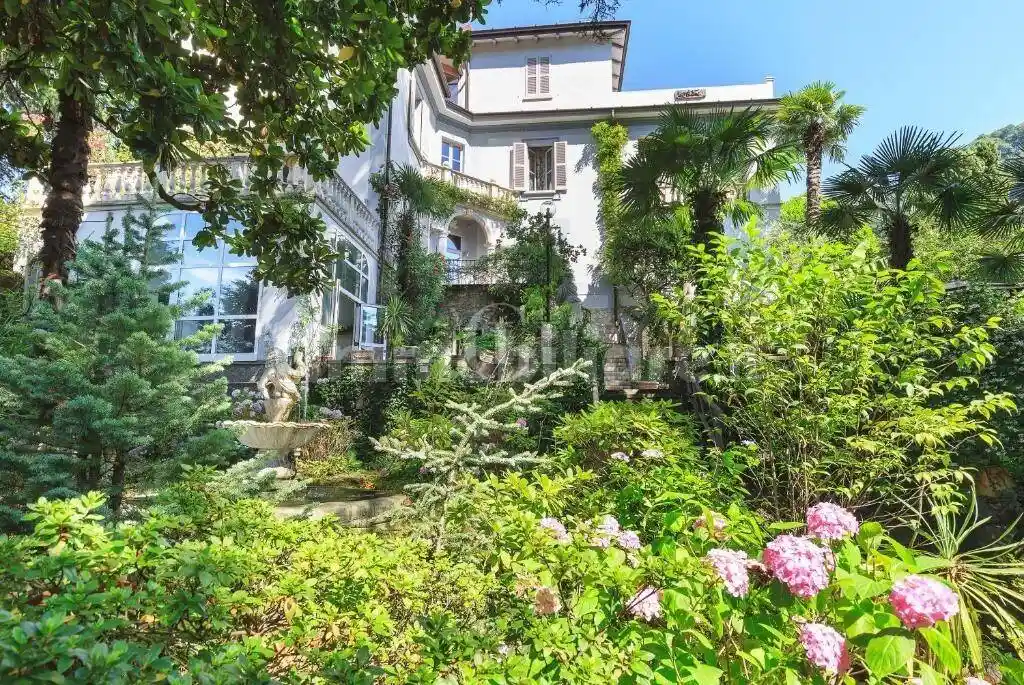Villa in vendita a Dizzasco