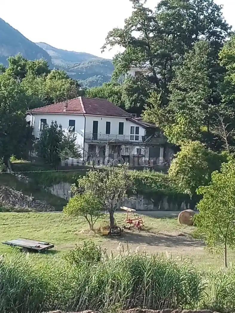 Villa in vendita a Mongiardino Ligure