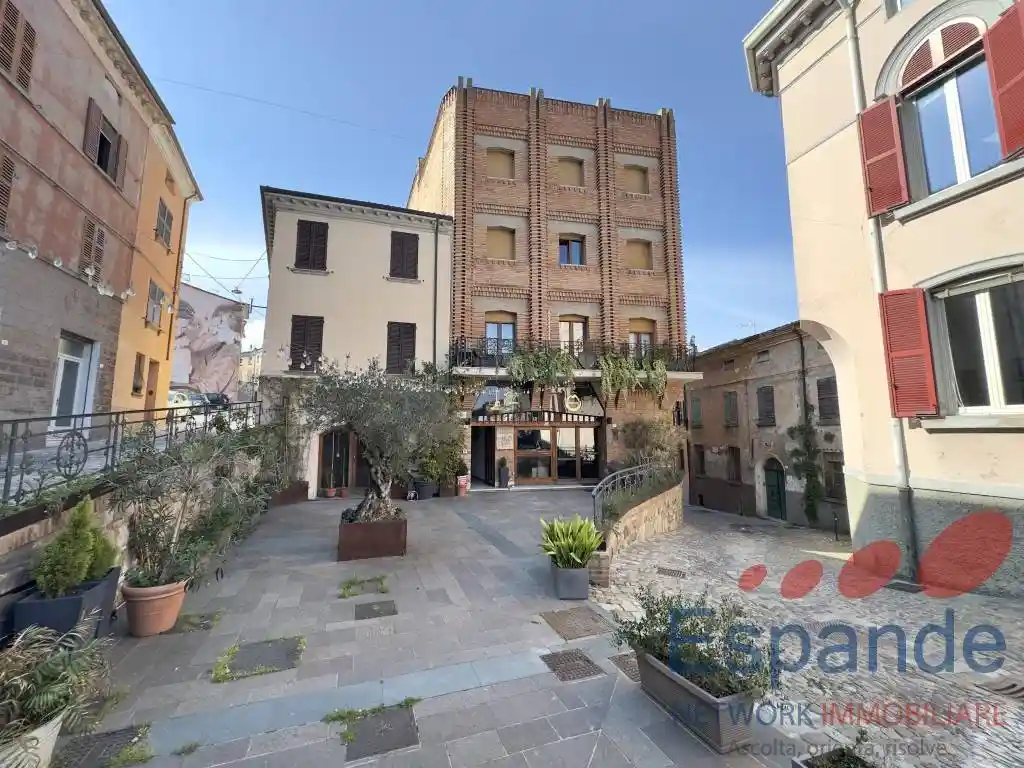 Palazzo - Edificio in vendita a Bertinoro