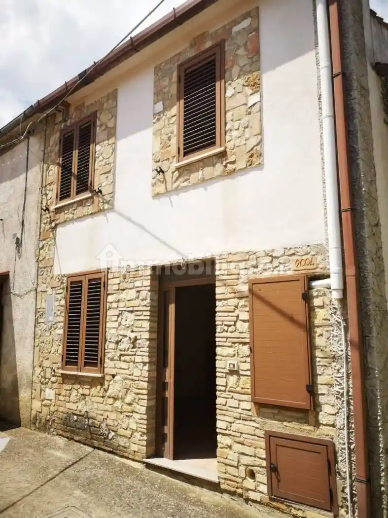 Rustico - Casale in vendita a Farindola