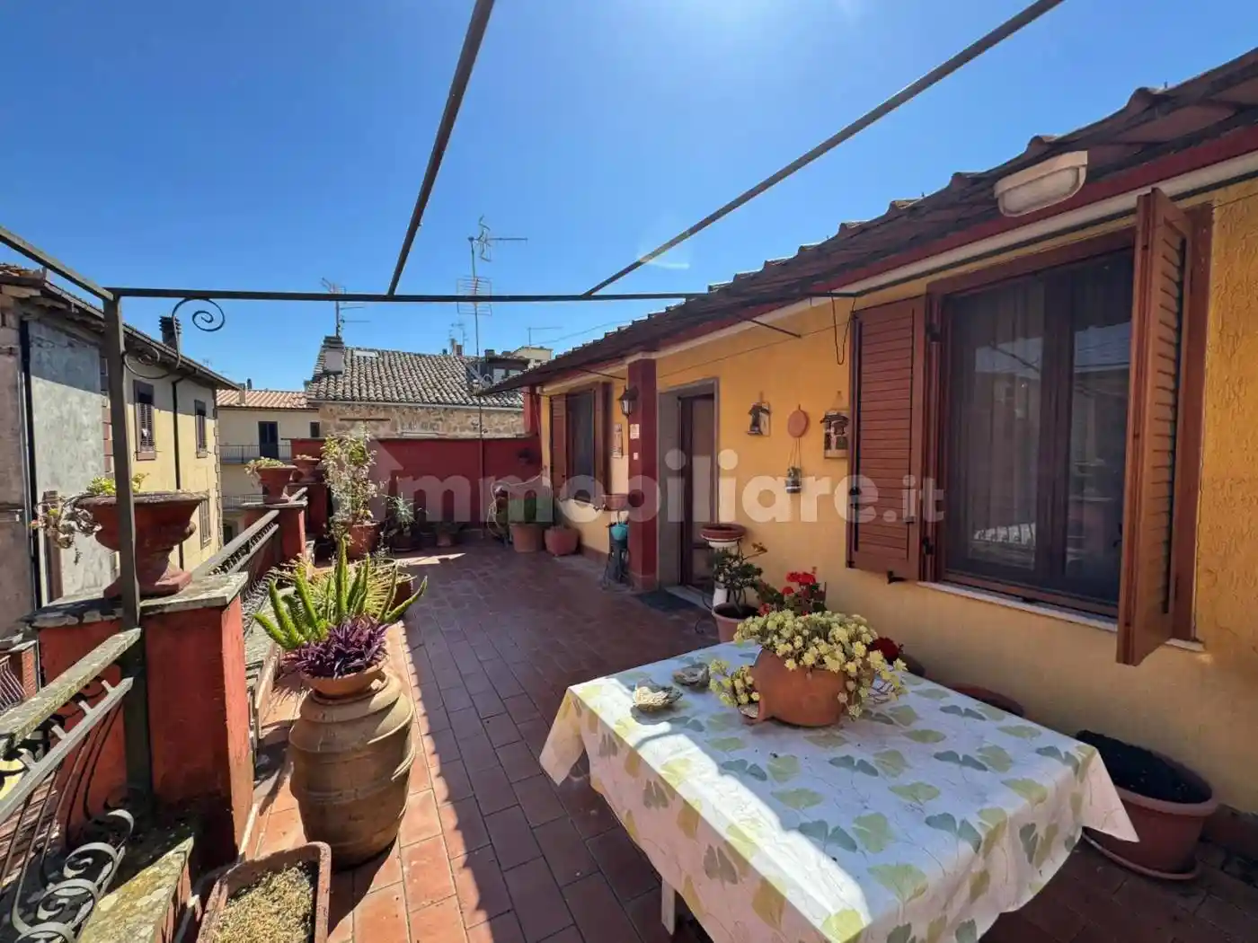 Casa indipendente in vendita a Marta