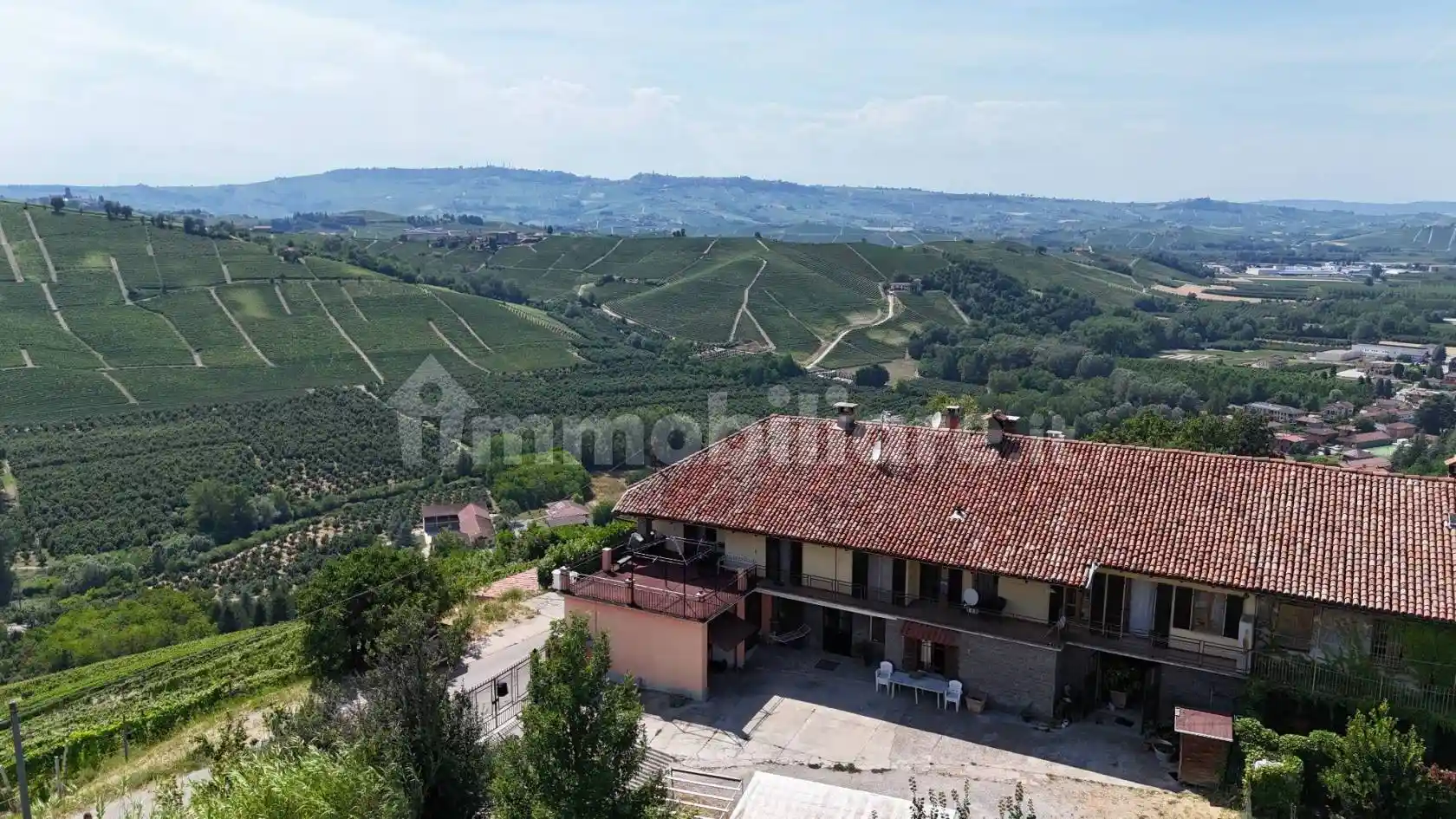 Rustico - Casale in vendita a Diano d'Alba