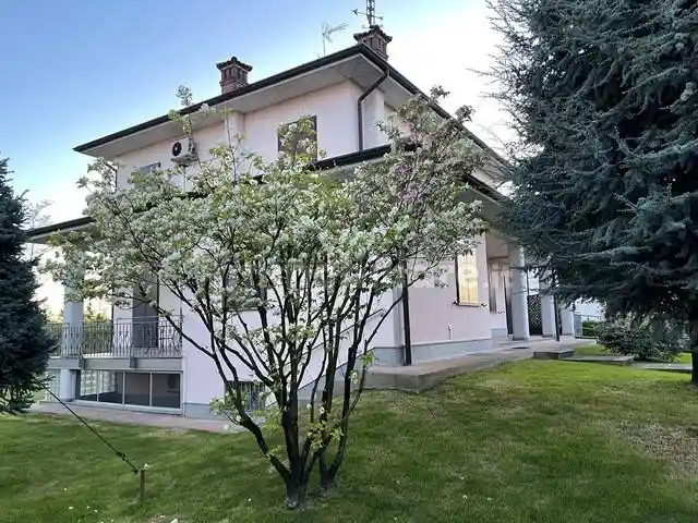 Villa in vendita a Linarolo