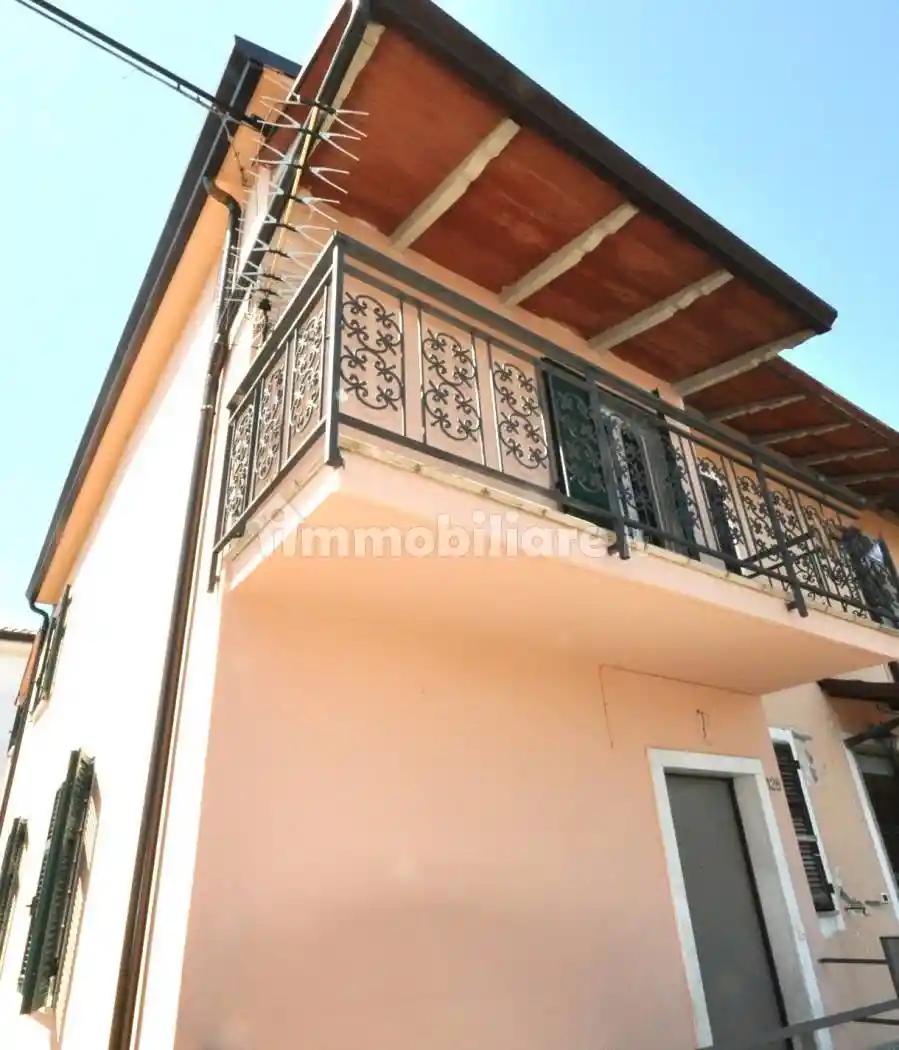 Villetta a schiera in vendita a Luni