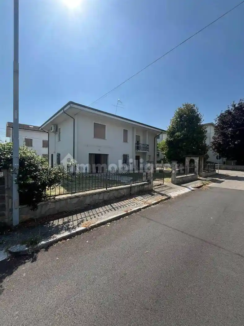 Casa indipendente in vendita a Suzzara