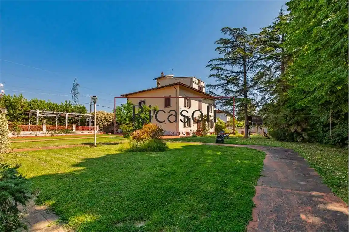 Villa in vendita a Bientina