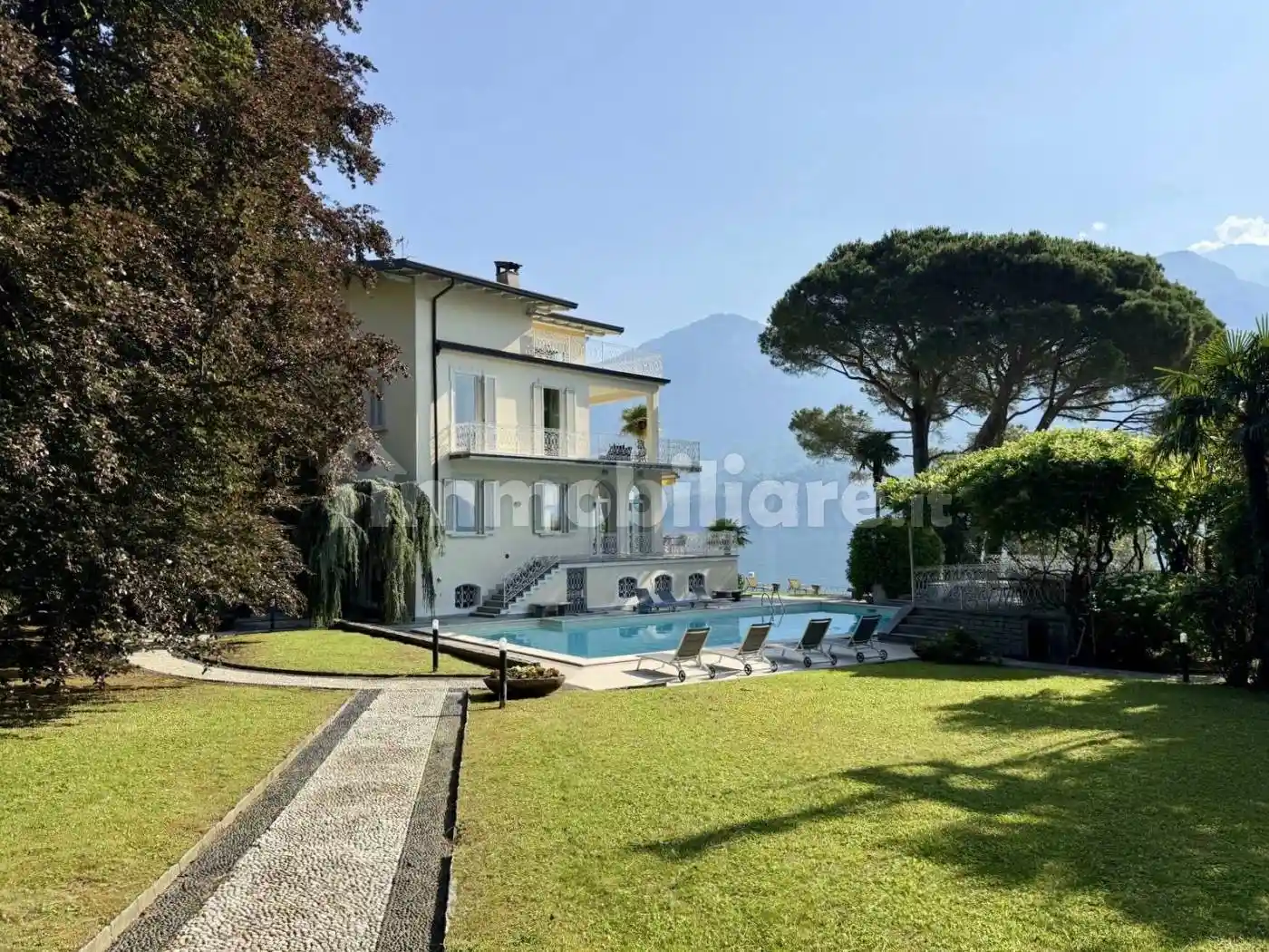 Villa in vendita a Oliveto Lario