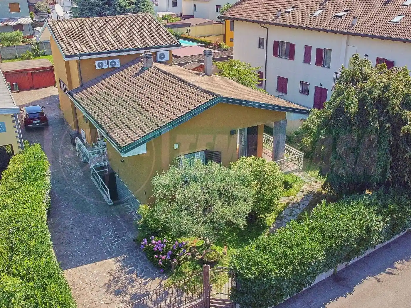 Villa in vendita a Lainate