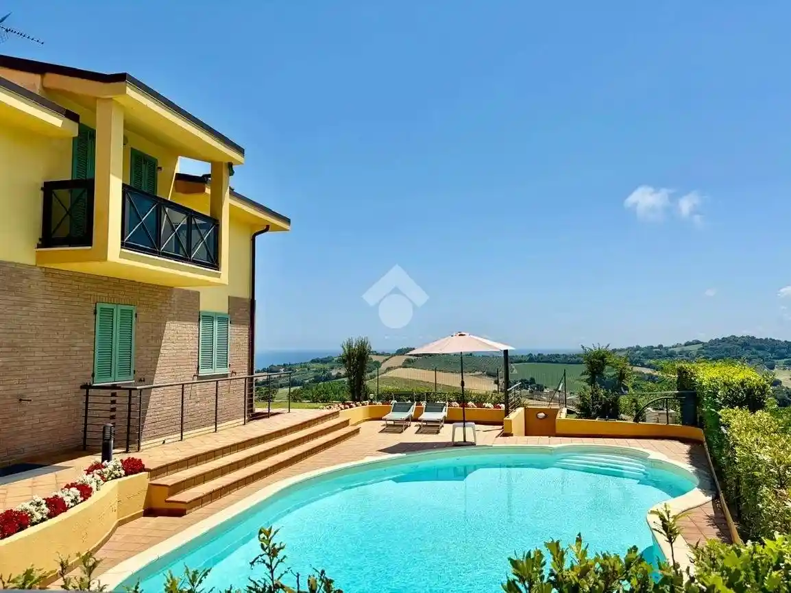 Villa in vendita a Pesaro