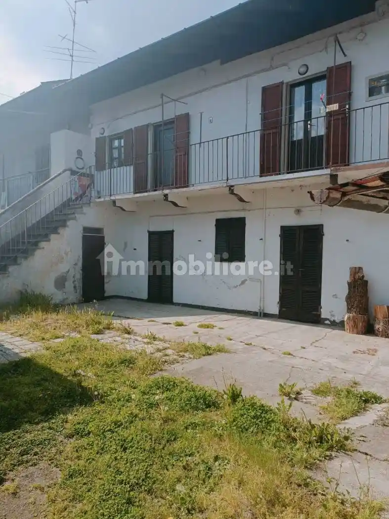 Casa indipendente in vendita a Novara