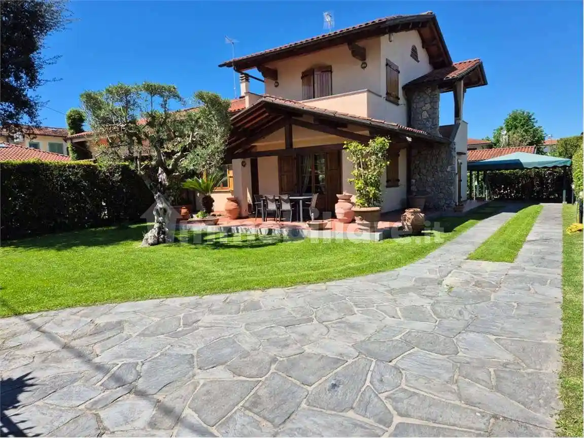 Villa in affitto a Forte dei Marmi