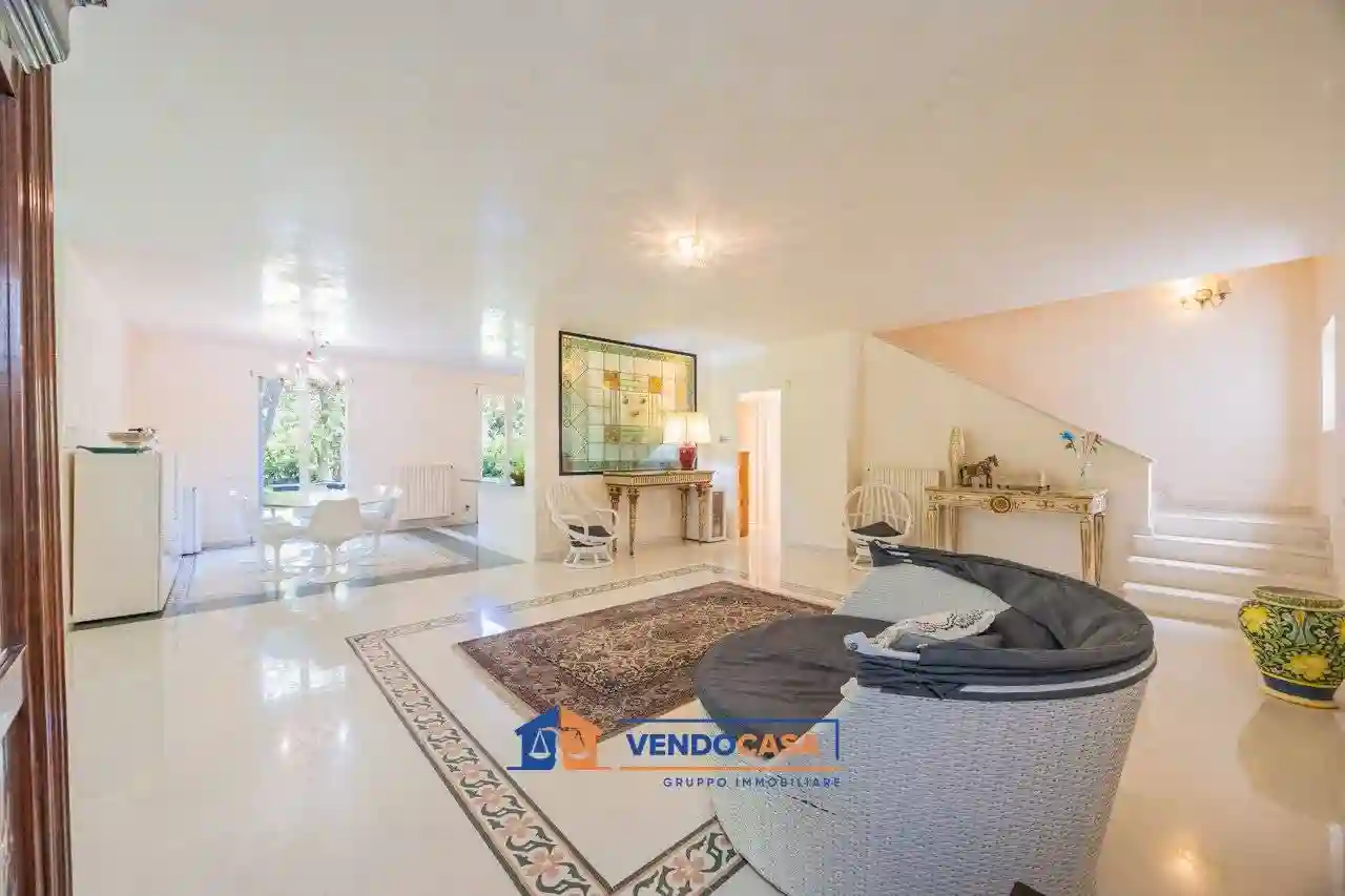 Villa - foto 2