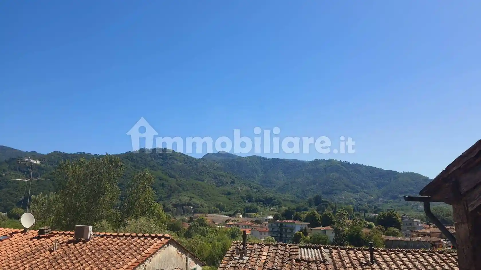 Casa indipendente in vendita a Lucca