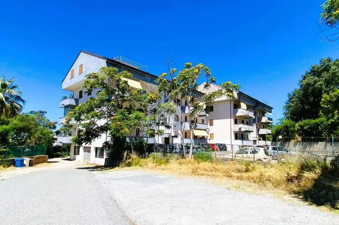 Appartamento in vendita a Paola