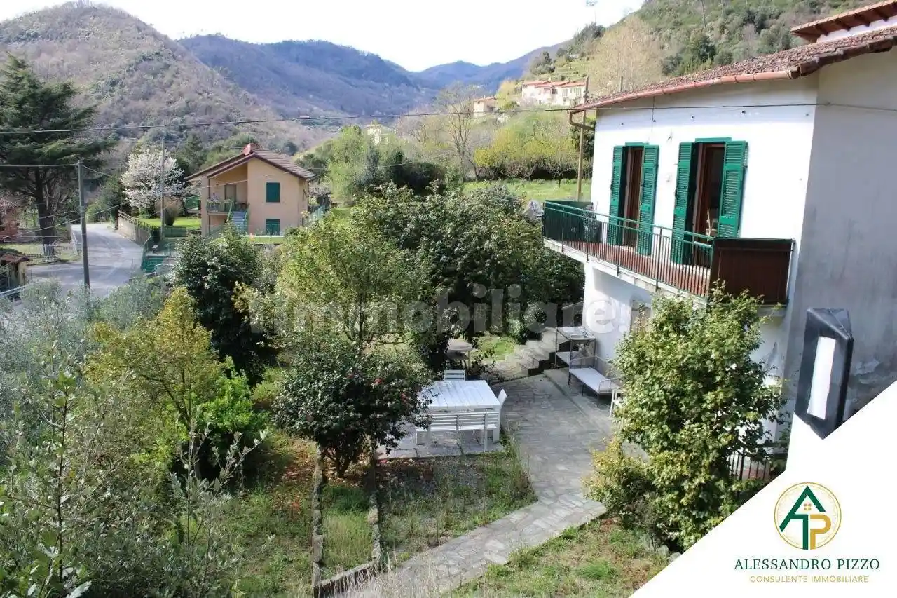 Villa in vendita a Varazze