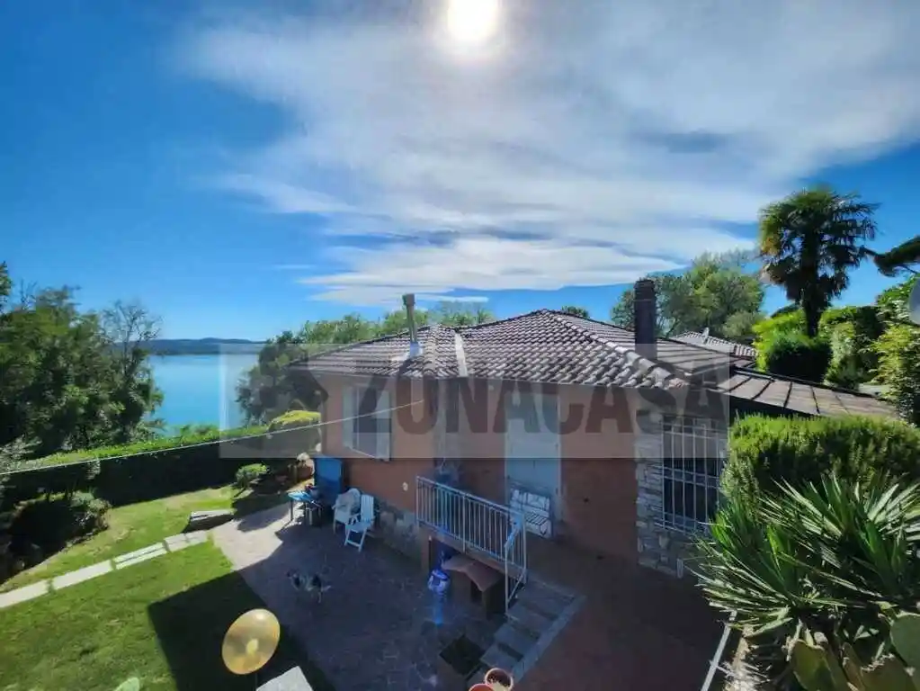 Villa in vendita a Varese