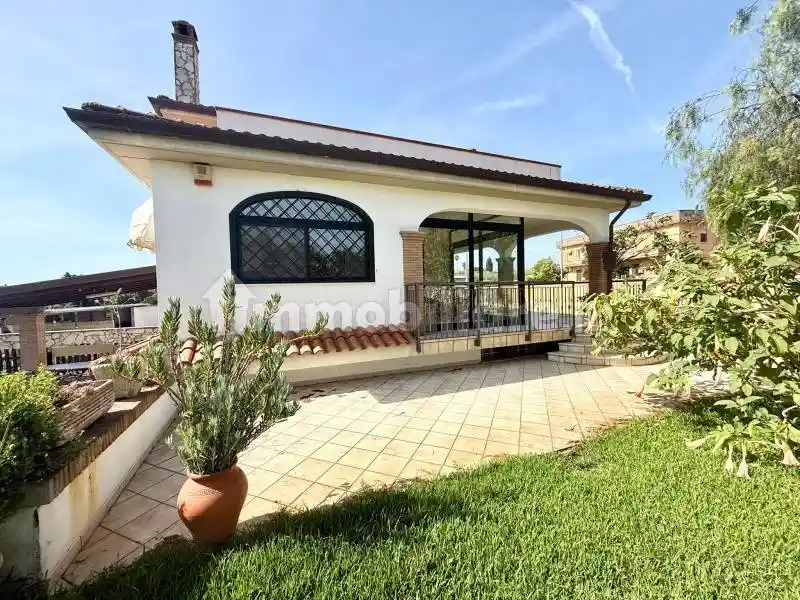 Villa in vendita a Nettuno