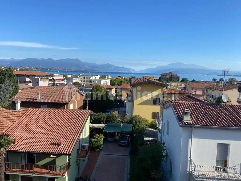 Appartamento in vendita a Desenzano del Garda