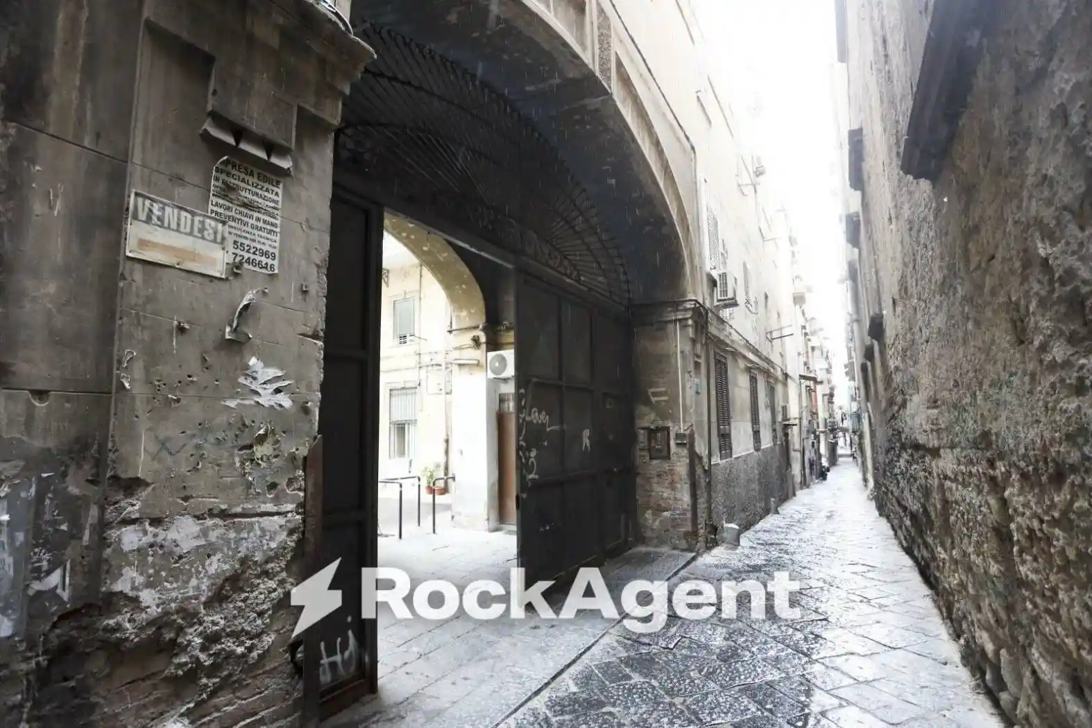 Appartamento in vendita a Napoli