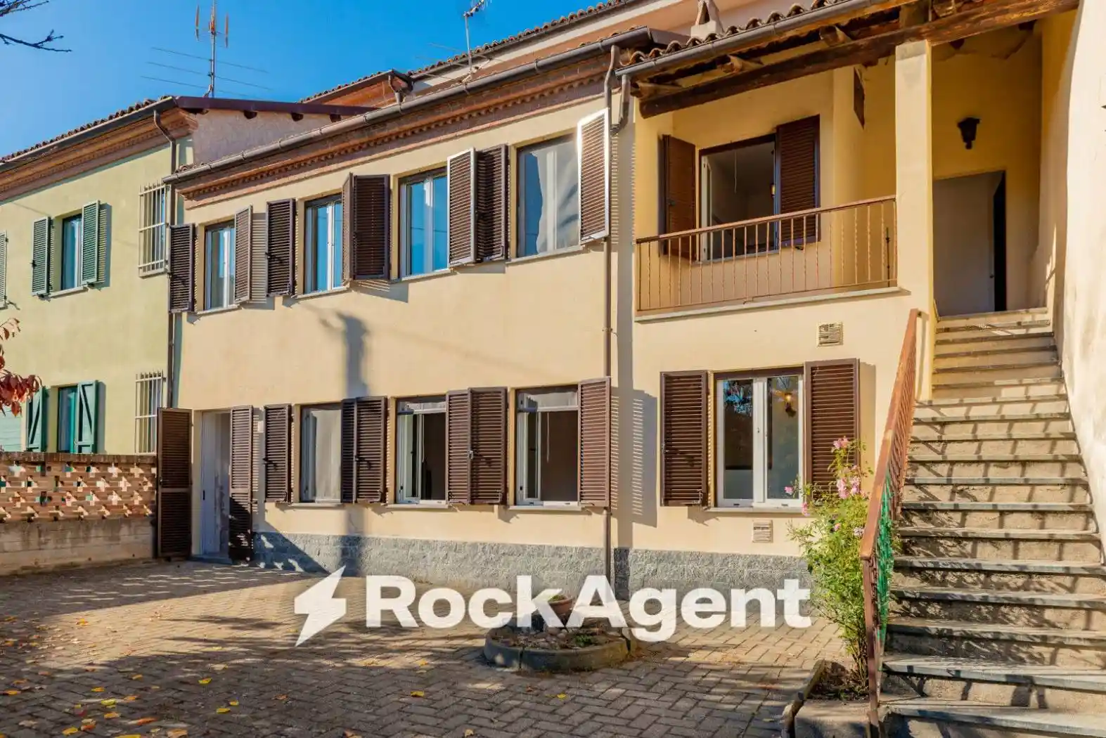 Casa indipendente in vendita a Castiglione Tinella
