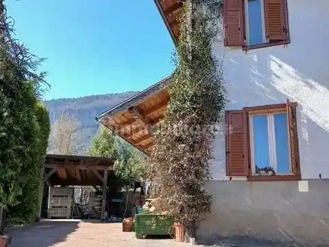Villa in vendita a Contà