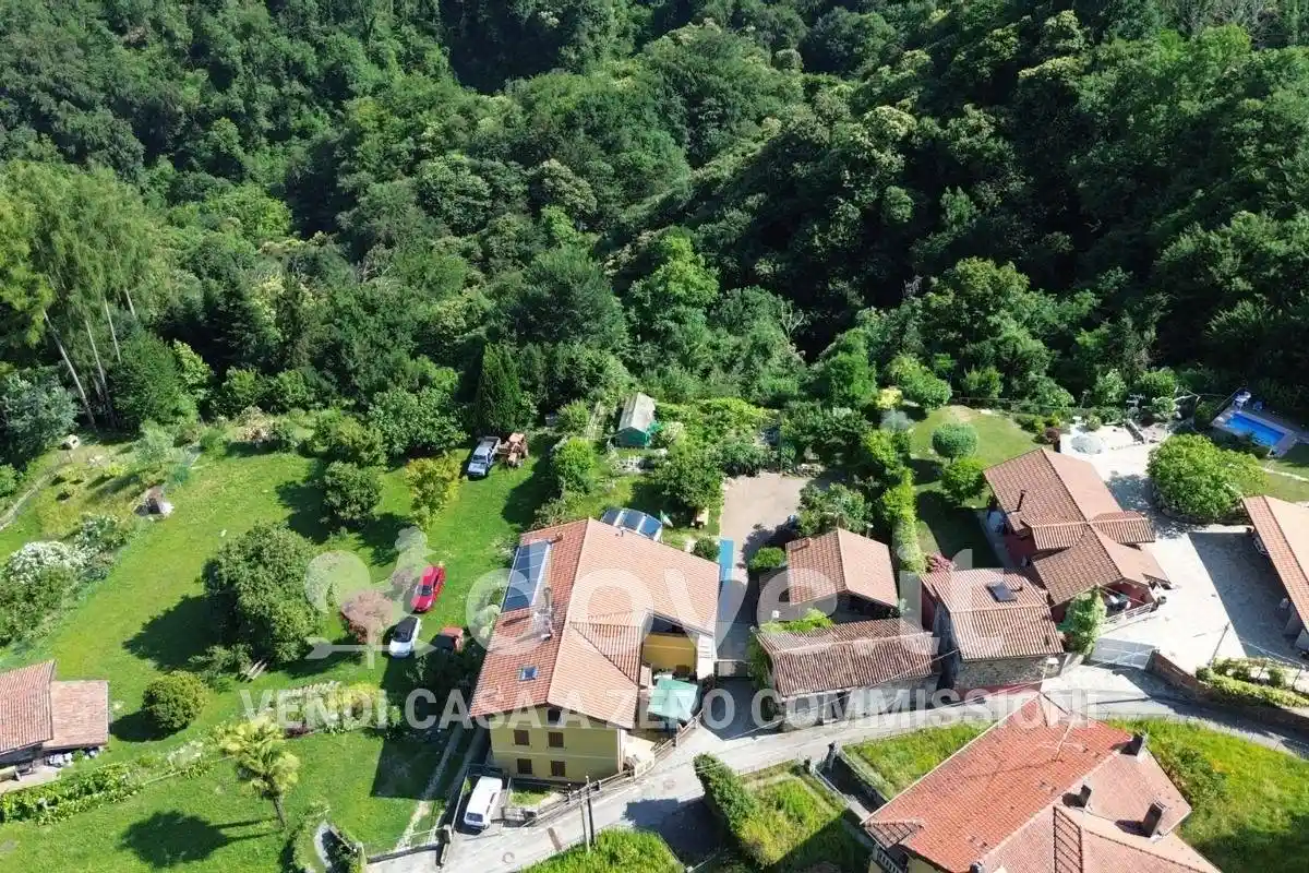 Casa indipendente in vendita a Brissago-Valtravaglia