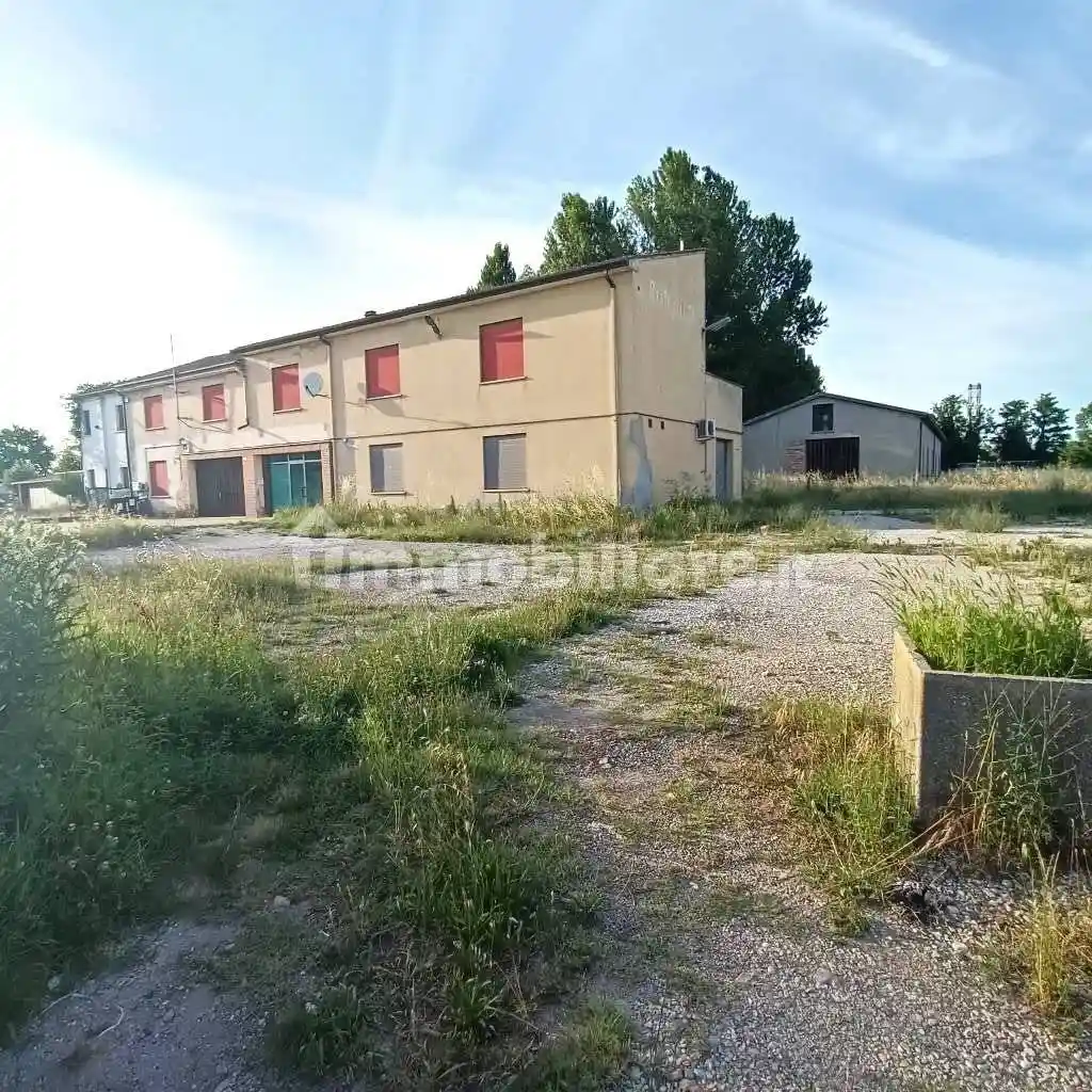 Palazzo - Edificio in vendita a Rovigo