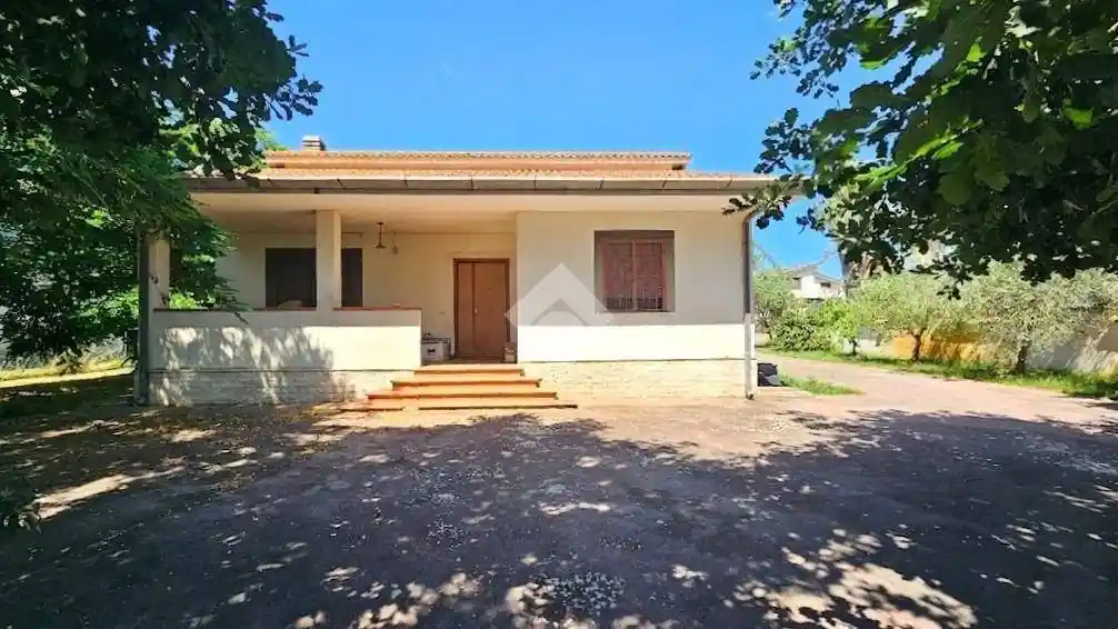 Villa in vendita a Latina
