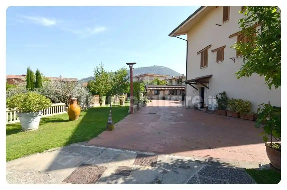 Villa in vendita a Monsummano Terme