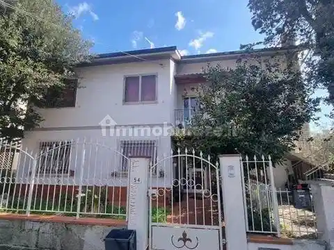 Appartamento in vendita a Cecina