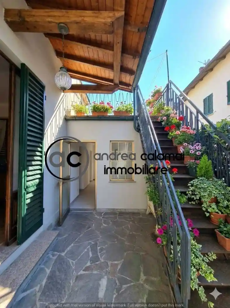 Casa indipendente in vendita a Prato