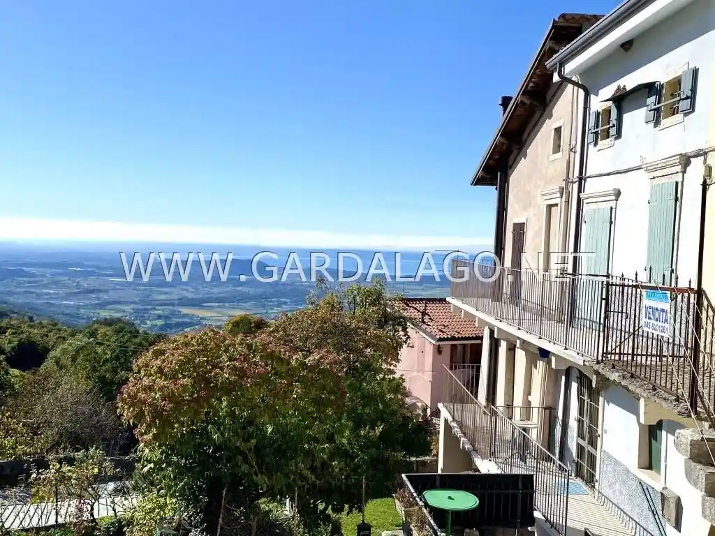 Rustico - Casale in vendita a Caprino Veronese