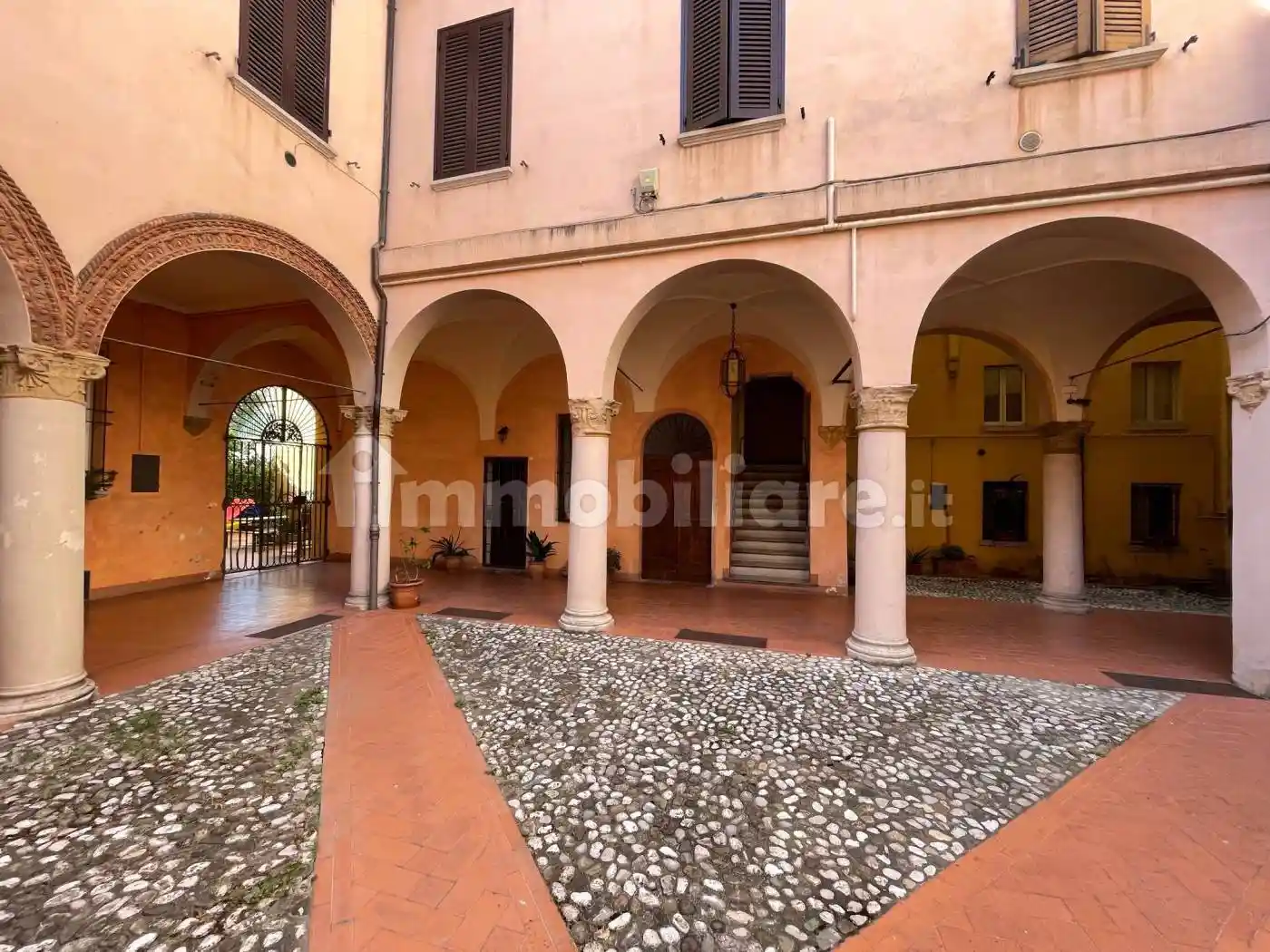 Appartamento in vendita a Bologna