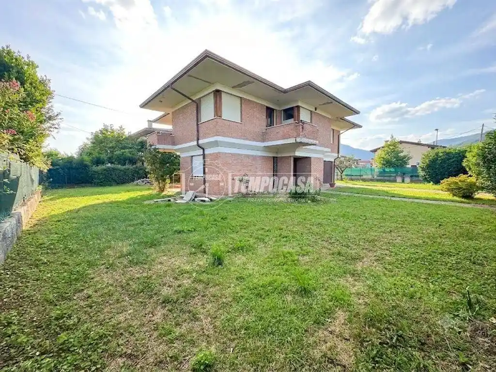 Villa in vendita a Bassano del Grappa