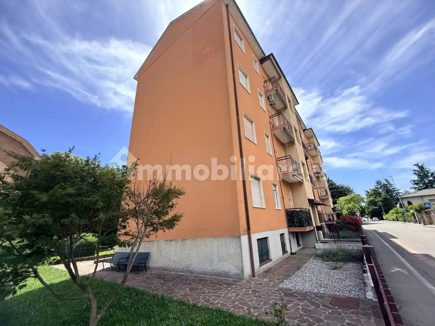 Appartamento in vendita a Usmate Velate