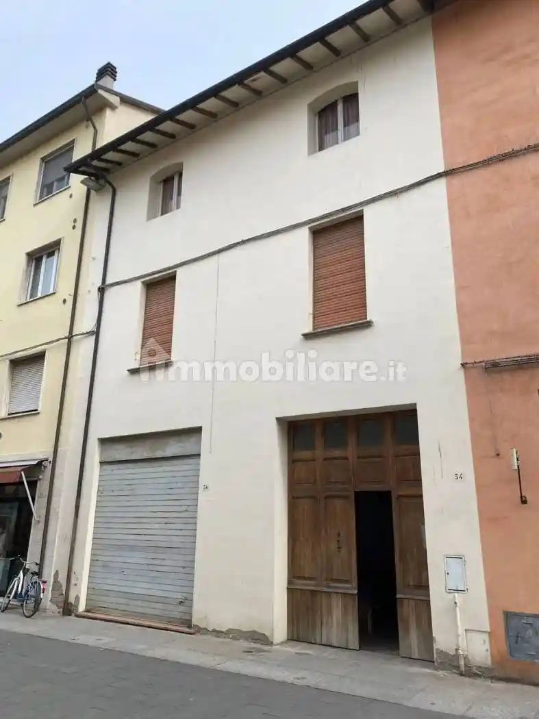 Palazzo - Edificio in vendita a Massa Lombarda