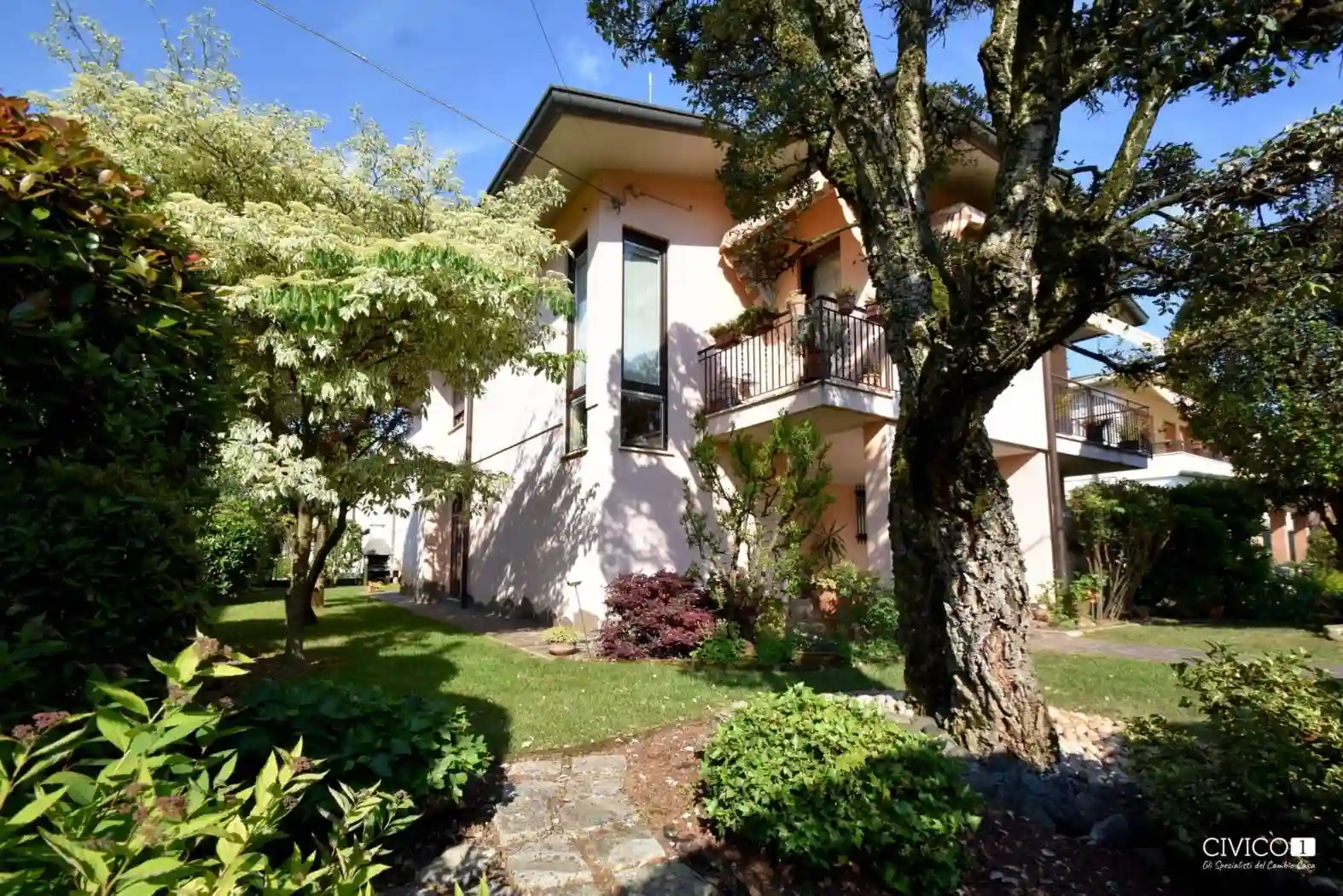 Villa - foto 2