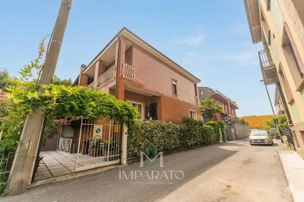 Villa in vendita a Bresso