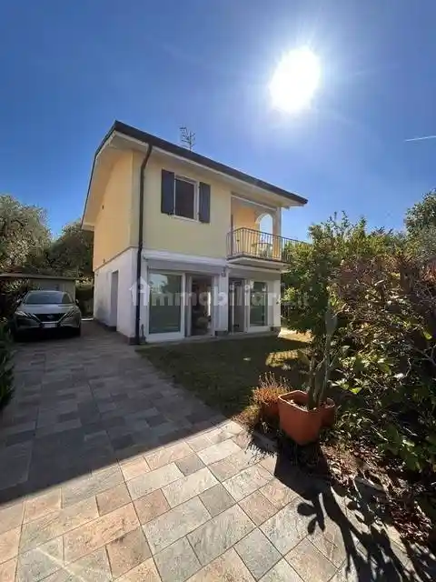 Villa in vendita a Bardolino