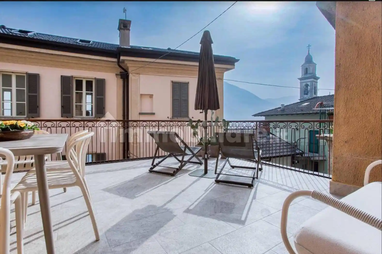 Palazzo - Edificio in vendita a Brienno