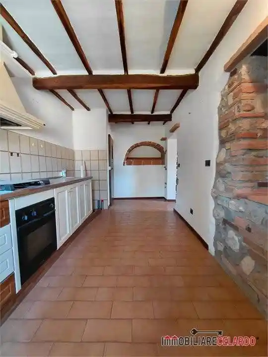 Appartamento in vendita a Casole d'Elsa