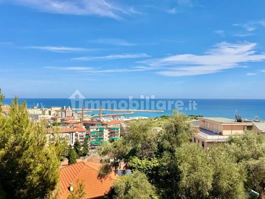 Appartamento in vendita a Imperia