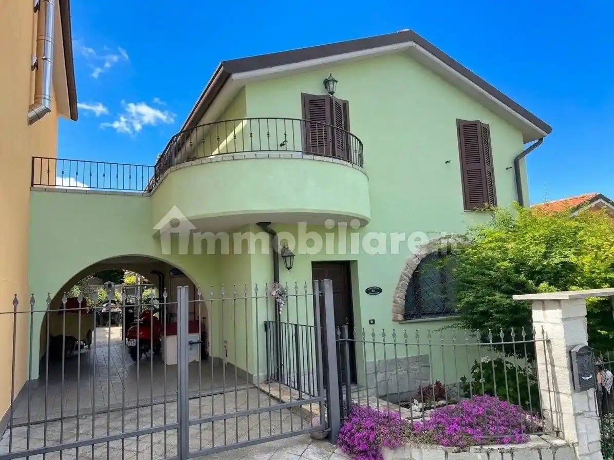 Villa in vendita a Godiasco Salice Terme