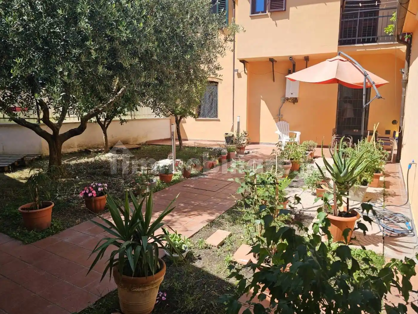 Casa indipendente in vendita a Prato